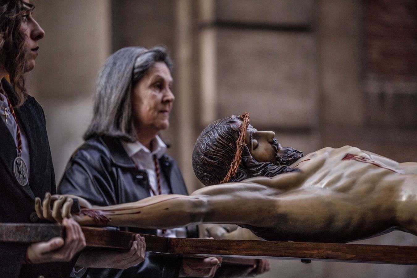 Fotos: Semana Santa en Logroño: Viacrucis procesional de la Cofradía de la Flagelación