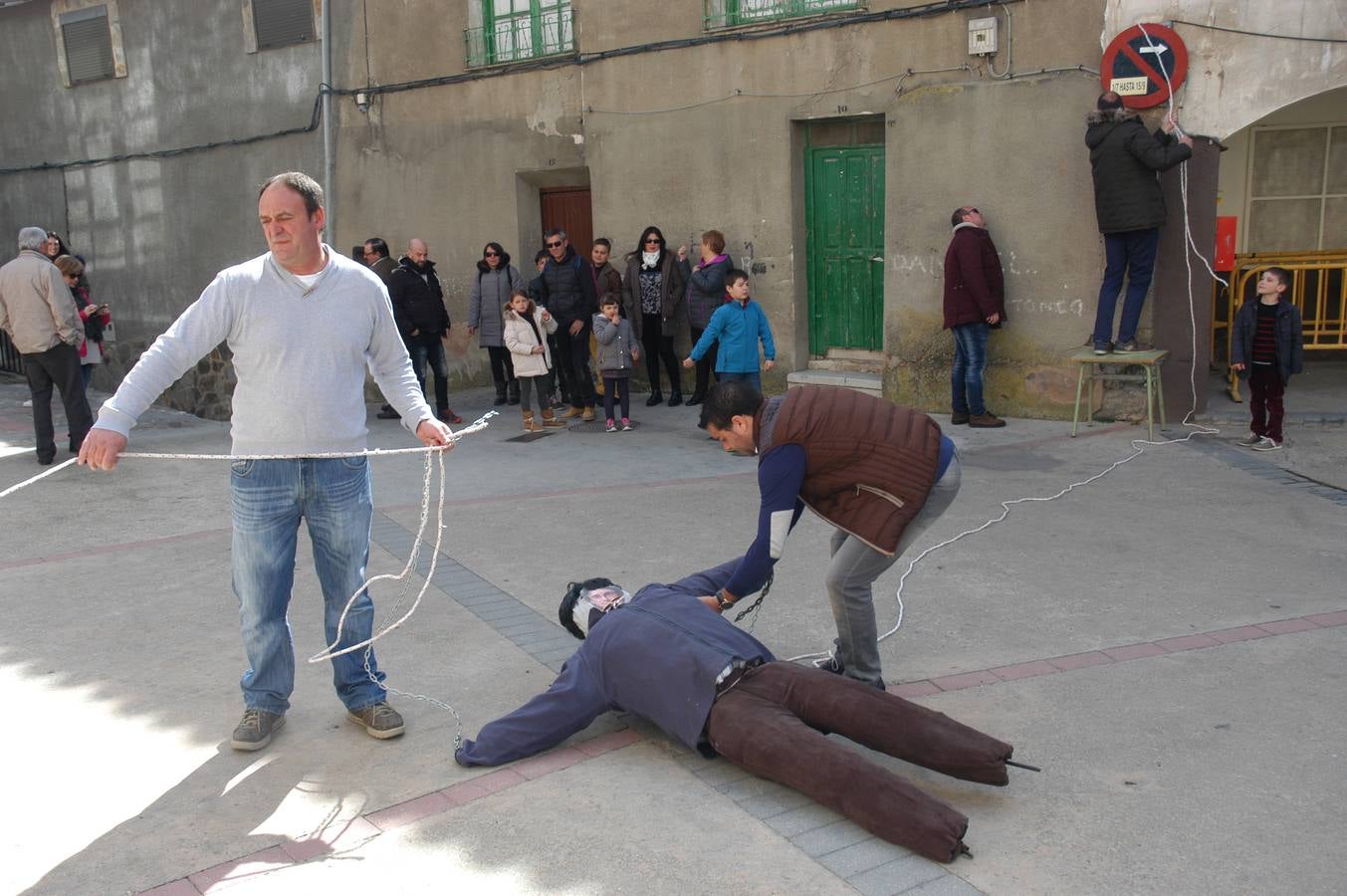 Fotos: Quema de Judas en Cornago y Valdeperillo