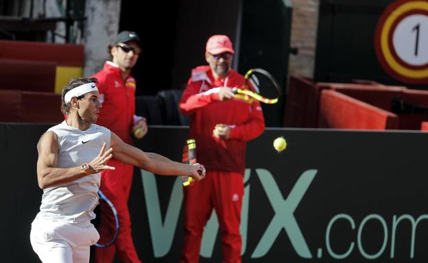 Rafa Nadal, durante un entrenamiento en Valencia. 