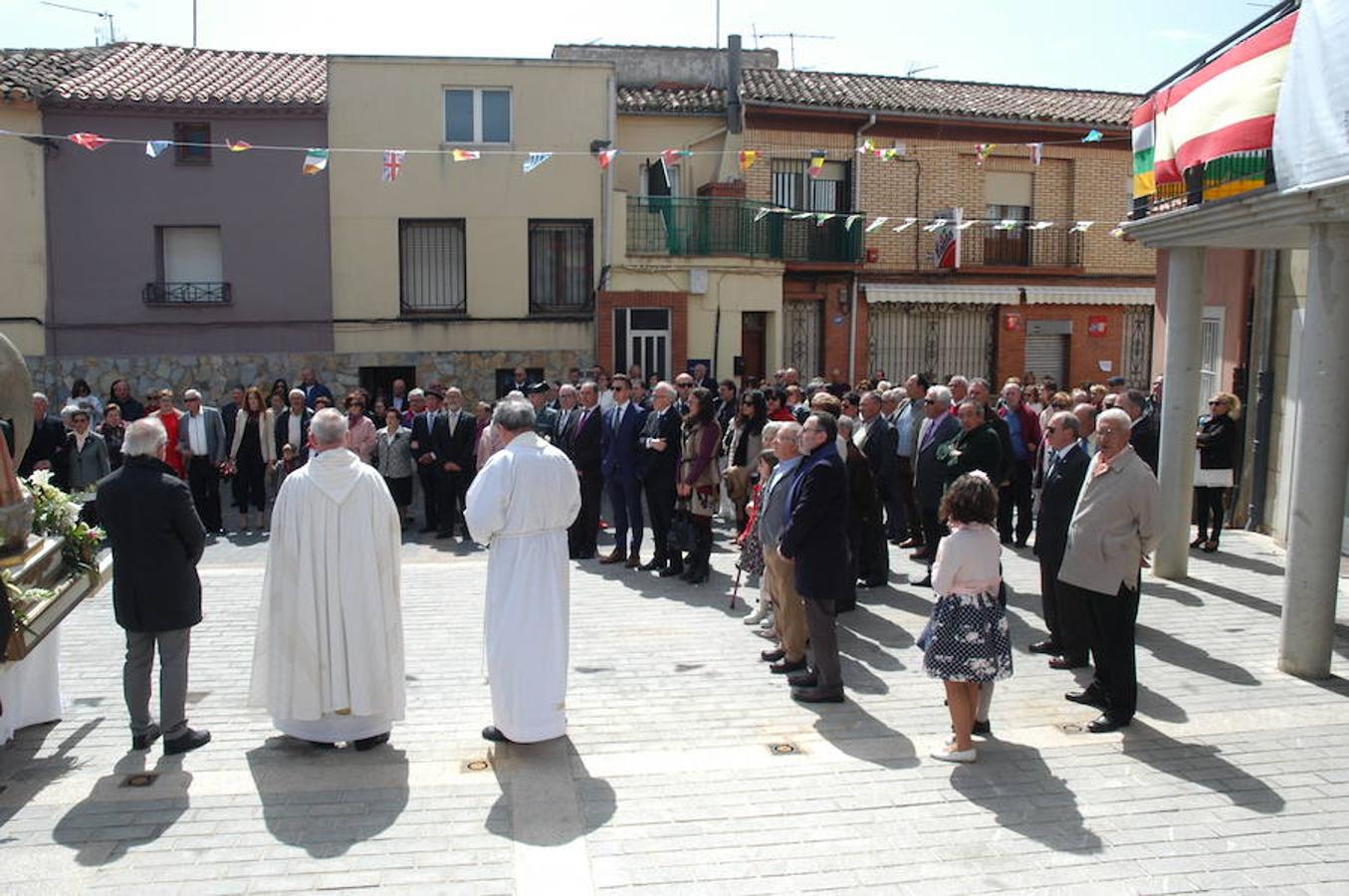 Imágenes de la procesión de la Virgen de la Anunciación con motivo del día grande de las fiestas patronales de El Villar de Arnedo.