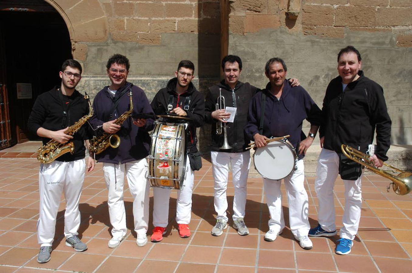 Imágenes de la procesión de la Virgen de la Anunciación con motivo del día grande de las fiestas patronales de El Villar de Arnedo.