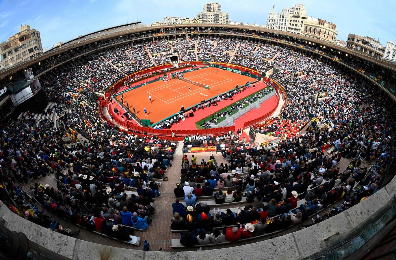 David Ferrer y Alexander Zverev, los protagonistas del primer partido de la eliminatoria de la Copa Davis entre España y Alemania. 