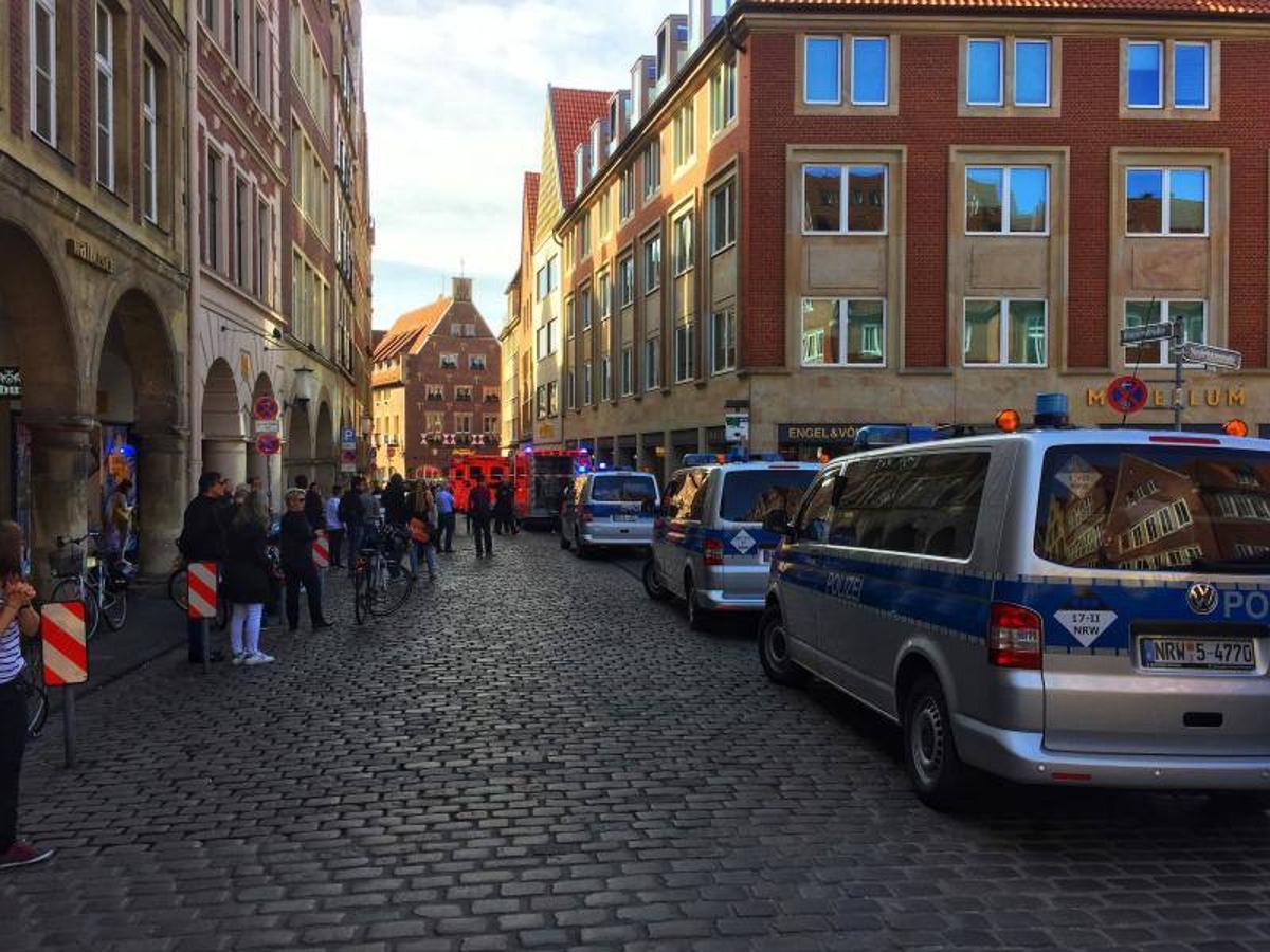 Tres personas han muerto y al menos una treintena han resultado heridas