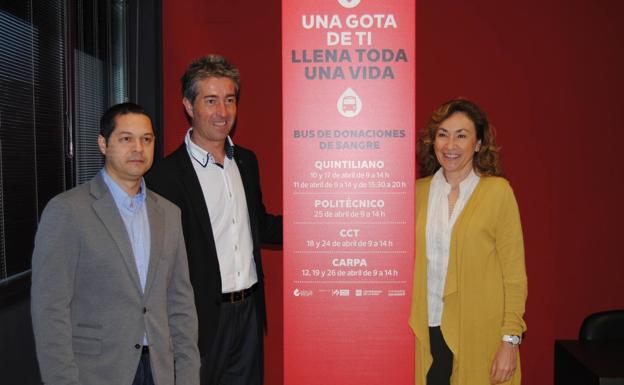 María Martín con Rubén Fernández y Carlos Sola. 