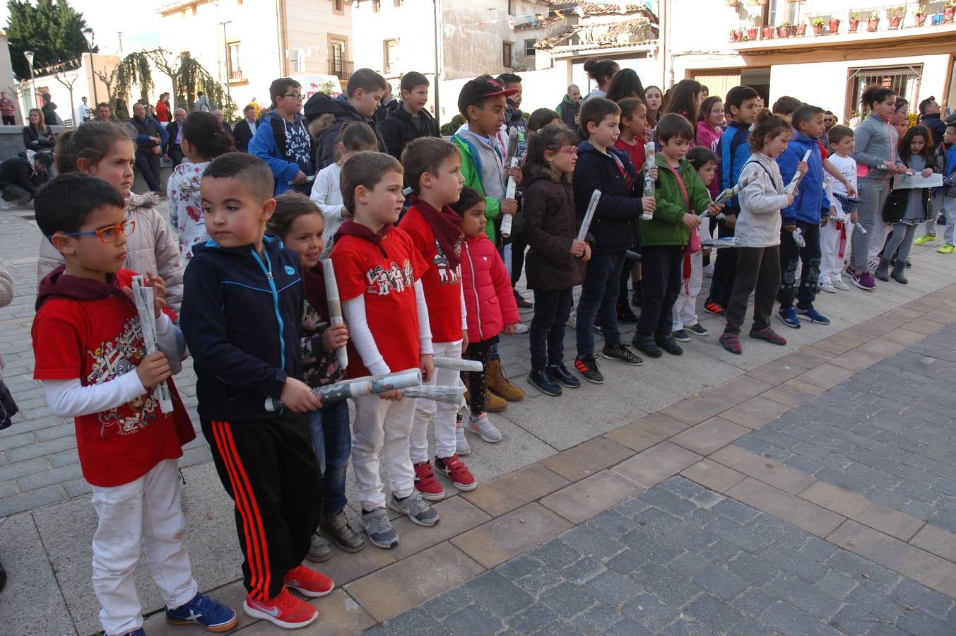 Imágenes de las fiestas de la Anunciación de El Villar de Arnedo, donde se disfrutó de un espectáculo infantil con encierro simulado, baile, toro hinchable...