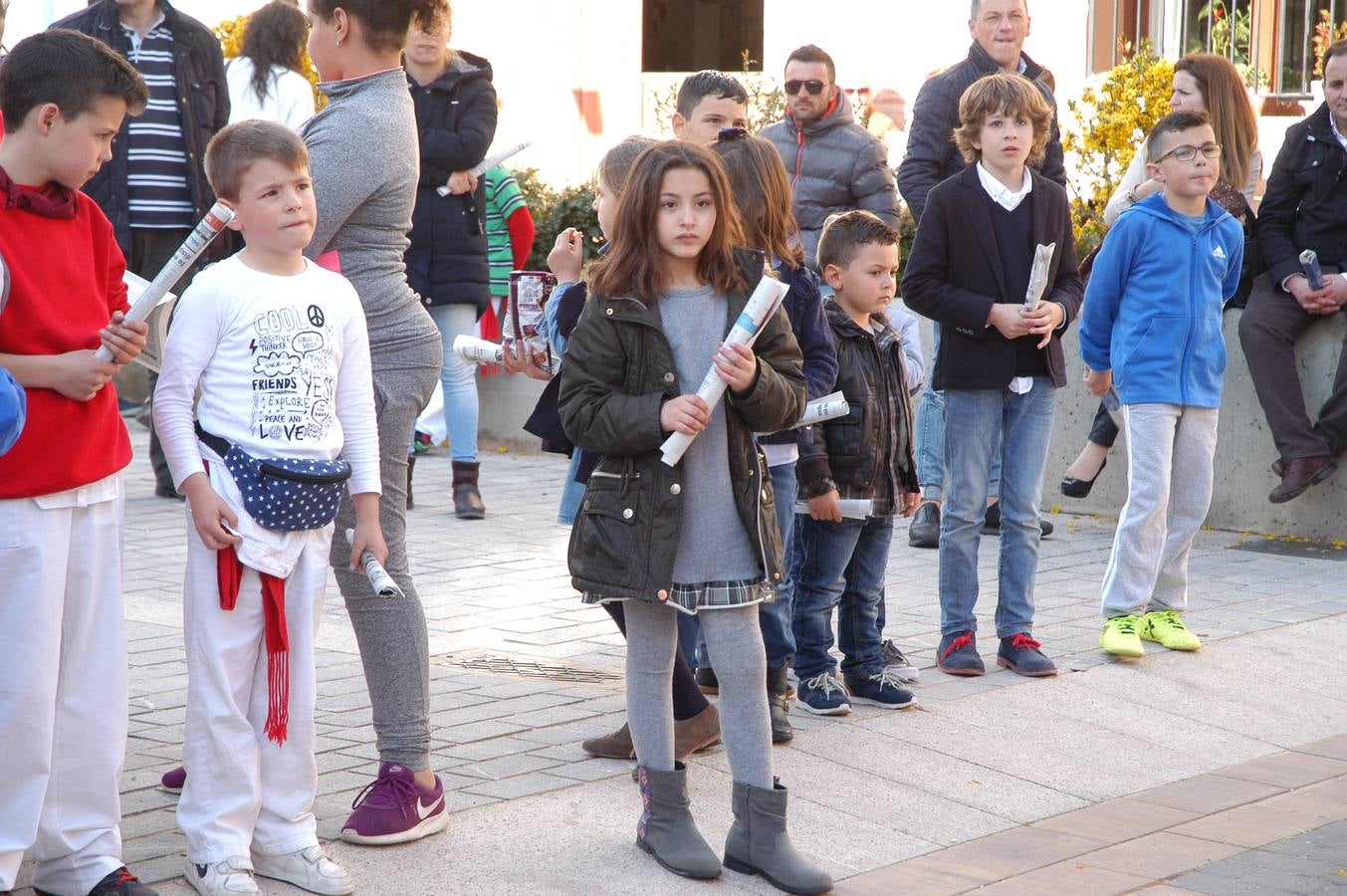 Imágenes de las fiestas de la Anunciación de El Villar de Arnedo, donde se disfrutó de un espectáculo infantil con encierro simulado, baile, toro hinchable...
