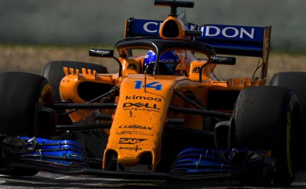 El McLaren de Fernando Alonso, rodando en Shanghái. 