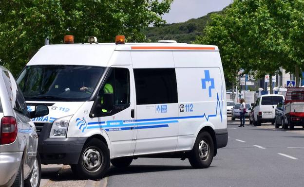 Ambulancia por las calles de Logroño. 