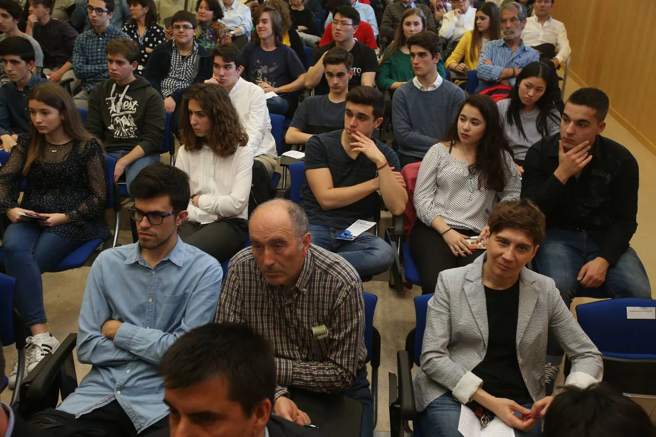 Entrega de reconocimientos a los ganadores de la fase local de las Olimpiadas de Ciencias.