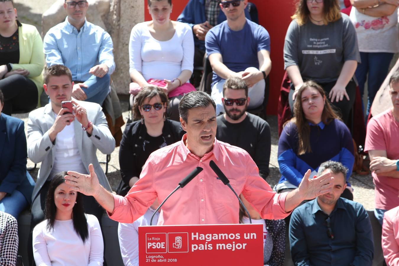 el secretario general del PSOE ha pronunciado un discurso en la plaza Joaquín Elizalde.