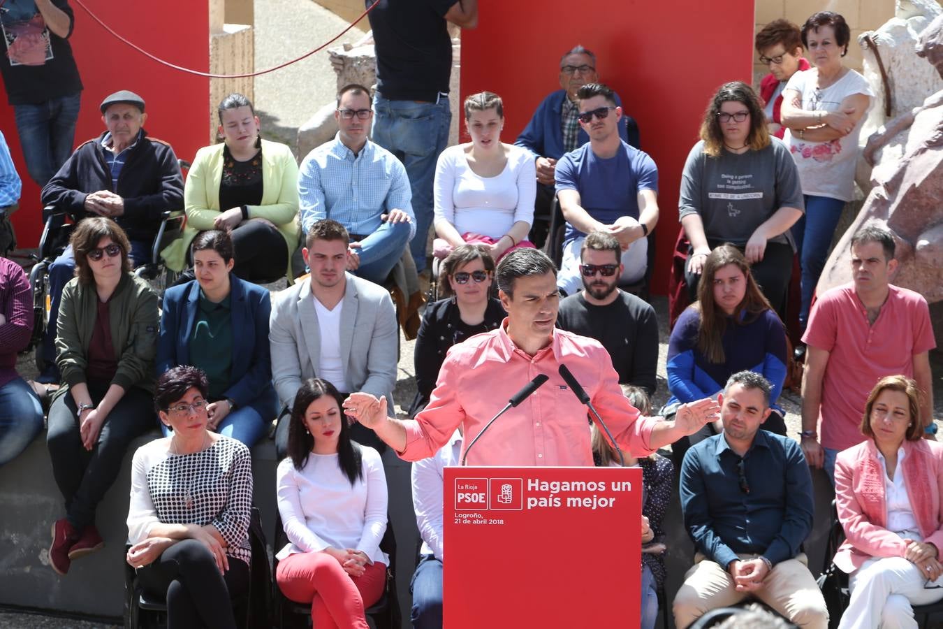 el secretario general del PSOE ha pronunciado un discurso en la plaza Joaquín Elizalde.