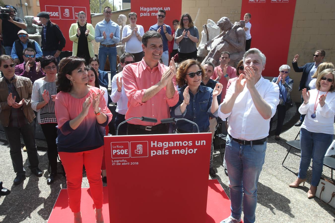 el secretario general del PSOE ha pronunciado un discurso en la plaza Joaquín Elizalde.