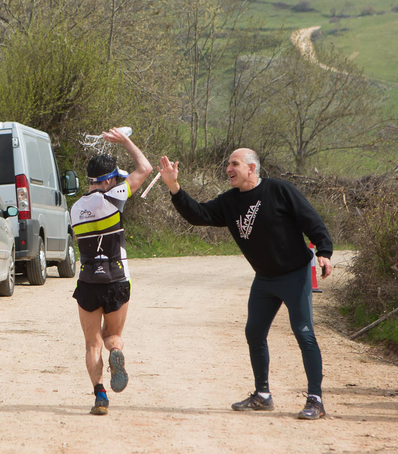 La tercera y última etapa del IV Ultratrail se ha celebrado hoy con salida y llegada en San Millán de la Cogolla, con 36 kilómetros. y 1.800 metros de desnivel, pasando por Pazuengos y Turza y acercándose a Urdanta. Este año no se ascenderá al San Lorenzo por seguridad, debido a la gran cantidad de nieve acumulada