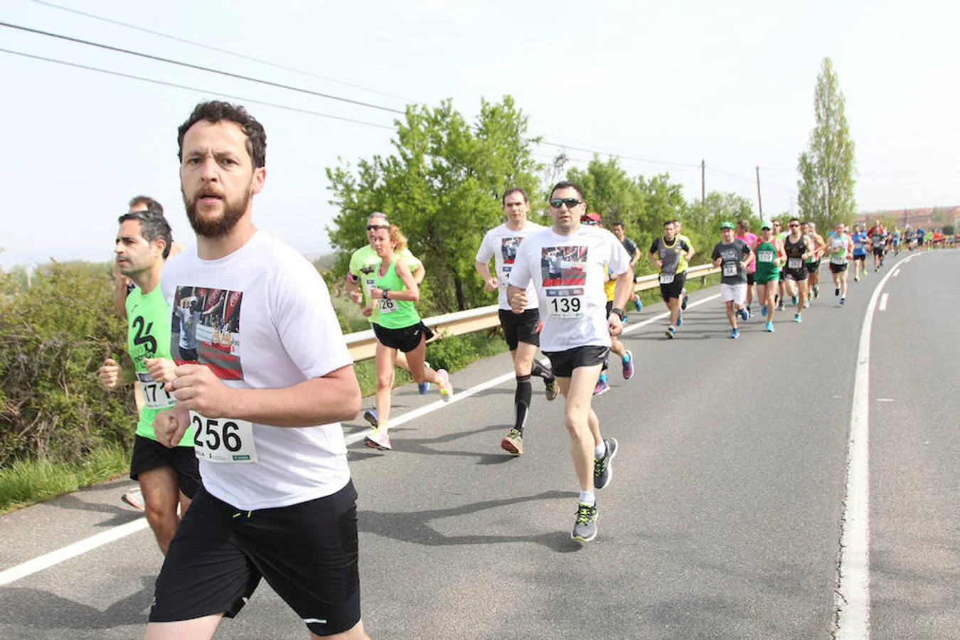 David Martínez y María Gómez Ijalba ganan la Carrera Valle del Iregua celebrada este domingo entre Villamediana y Albelda de Iregua.