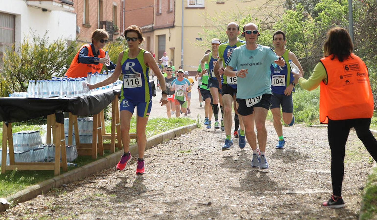 David Martínez y María Gómez Ijalba ganan la Carrera Valle del Iregua celebrada este domingo entre Villamediana y Albelda de Iregua.