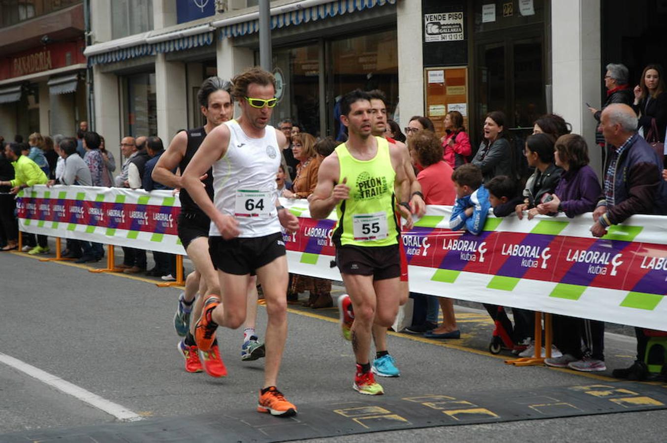 Los atletas Benmeziane y De Blas entraron de la mano en la carrera masculina mientras que Paula Sanz fue la mejor en categoría femenina en una prueba que hizo las veces de Campeonato de La Rioja de los 10 kilómetros.