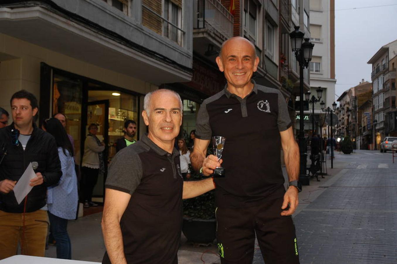 Los atletas Benmeziane y De Blas entraron de la mano en la carrera masculina mientras que Paula Sanz fue la mejor en categoría femenina en una prueba que hizo las veces de Campeonato de La Rioja de los 10 kilómetros.