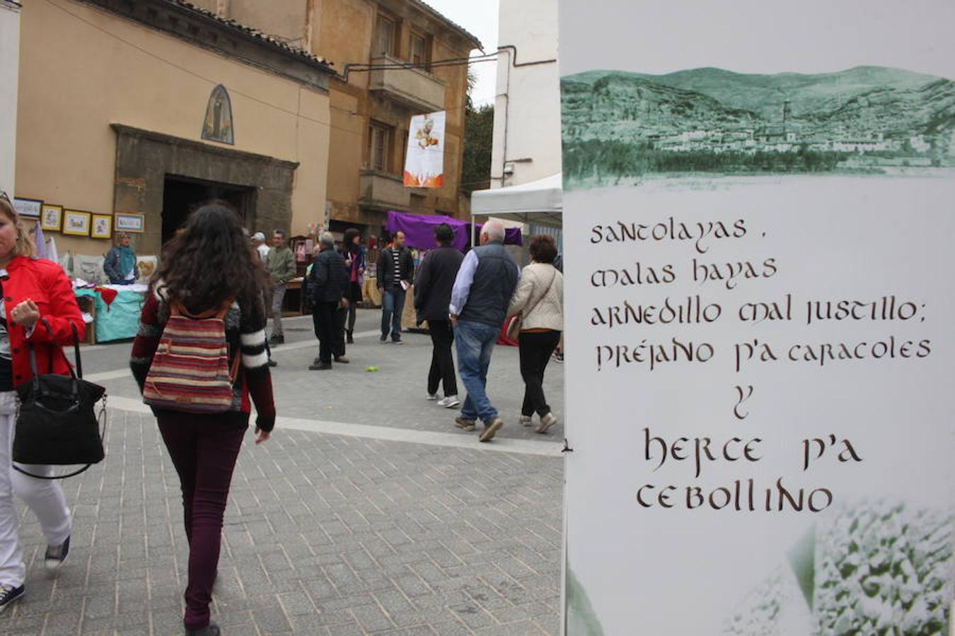 Herce vivió una jornada marcada por la gran afluencia de público que se agolpó para disfrutar del festival de la cebolla asada. Buen tiempo y calles abarrotadas dieron colorido a la localidad que convirtió en reina a la cebolla asada.