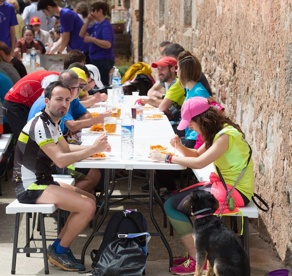 La tercera y última etapa del IV Ultratrail se ha celebrado hoy con salida y llegada en San Millán de la Cogolla, con 36 kilómetros. y 1.800 metros de desnivel, pasando por Pazuengos y Turza y acercándose a Urdanta. Este año no se ascenderá al San Lorenzo por seguridad, debido a la gran cantidad de nieve acumulada