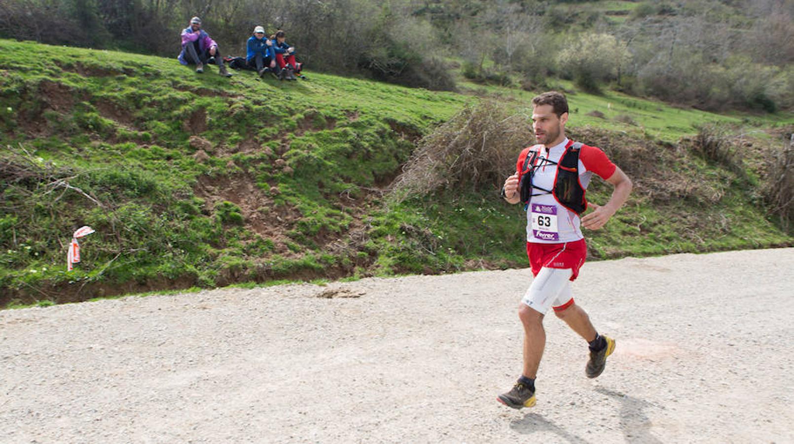 La tercera y última etapa del IV Ultratrail se ha celebrado hoy con salida y llegada en San Millán de la Cogolla, con 36 kilómetros. y 1.800 metros de desnivel, pasando por Pazuengos y Turza y acercándose a Urdanta. Este año no se ascenderá al San Lorenzo por seguridad, debido a la gran cantidad de nieve acumulada