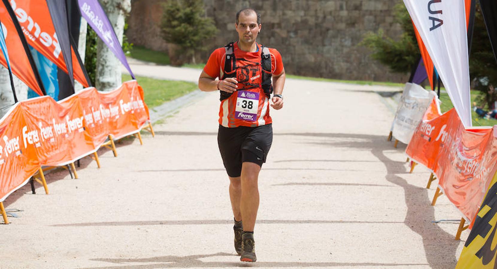 La tercera y última etapa del IV Ultratrail se ha celebrado hoy con salida y llegada en San Millán de la Cogolla, con 36 kilómetros. y 1.800 metros de desnivel, pasando por Pazuengos y Turza y acercándose a Urdanta. Este año no se ascenderá al San Lorenzo por seguridad, debido a la gran cantidad de nieve acumulada