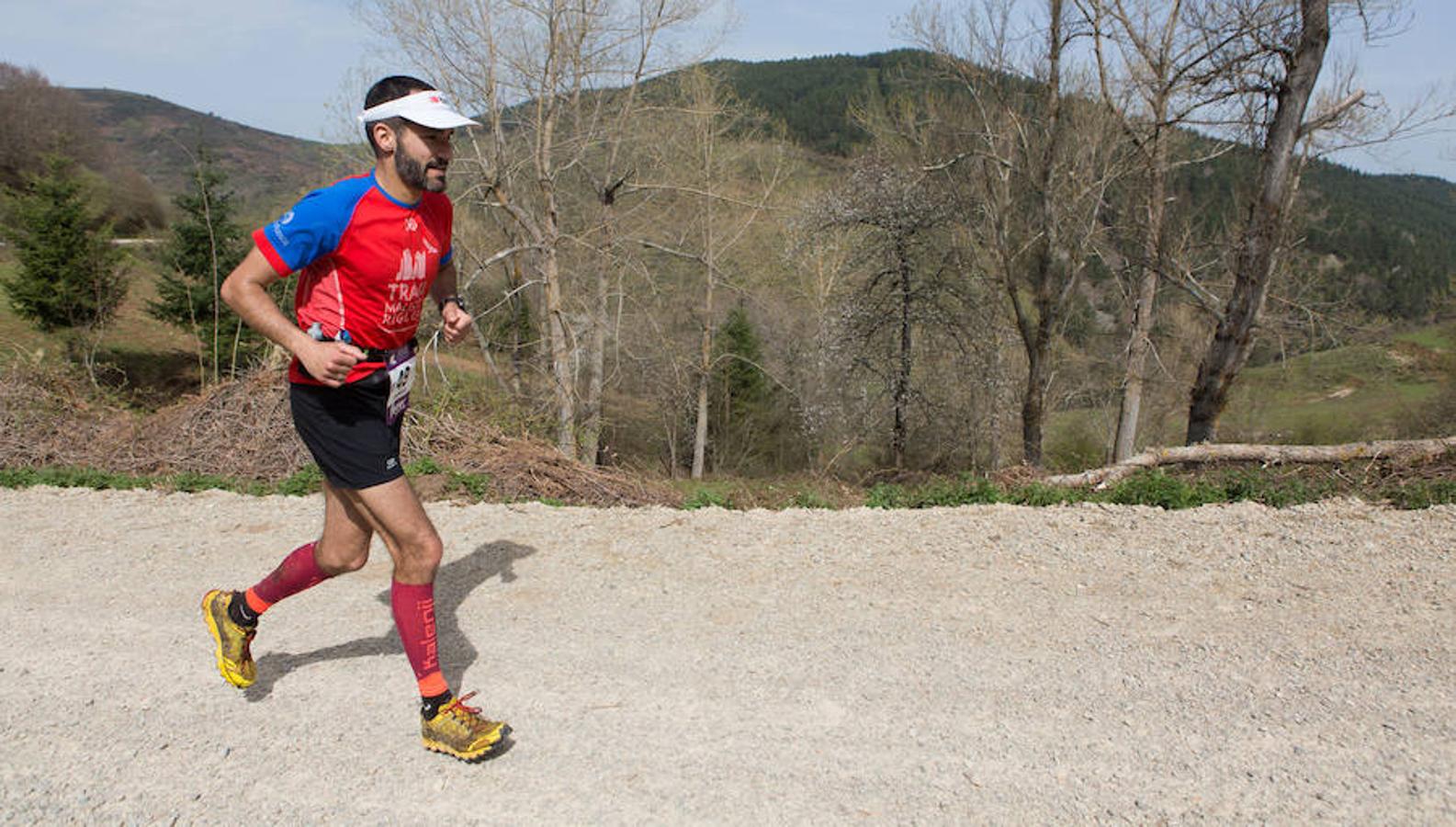 La tercera y última etapa del IV Ultratrail se ha celebrado hoy con salida y llegada en San Millán de la Cogolla, con 36 kilómetros. y 1.800 metros de desnivel, pasando por Pazuengos y Turza y acercándose a Urdanta. Este año no se ascenderá al San Lorenzo por seguridad, debido a la gran cantidad de nieve acumulada