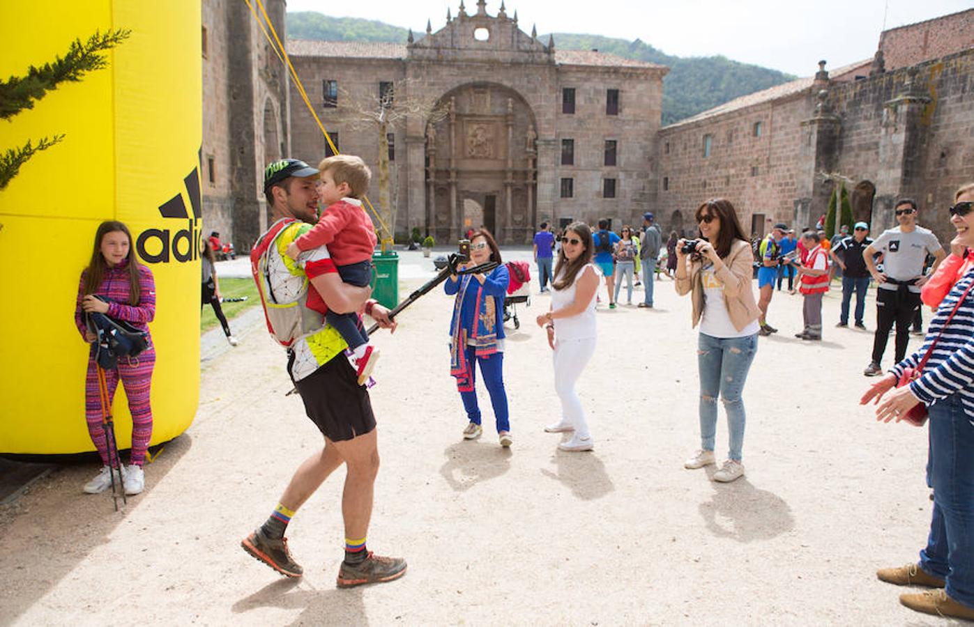 La tercera y última etapa del IV Ultratrail se ha celebrado hoy con salida y llegada en San Millán de la Cogolla, con 36 kilómetros. y 1.800 metros de desnivel, pasando por Pazuengos y Turza y acercándose a Urdanta. Este año no se ascenderá al San Lorenzo por seguridad, debido a la gran cantidad de nieve acumulada