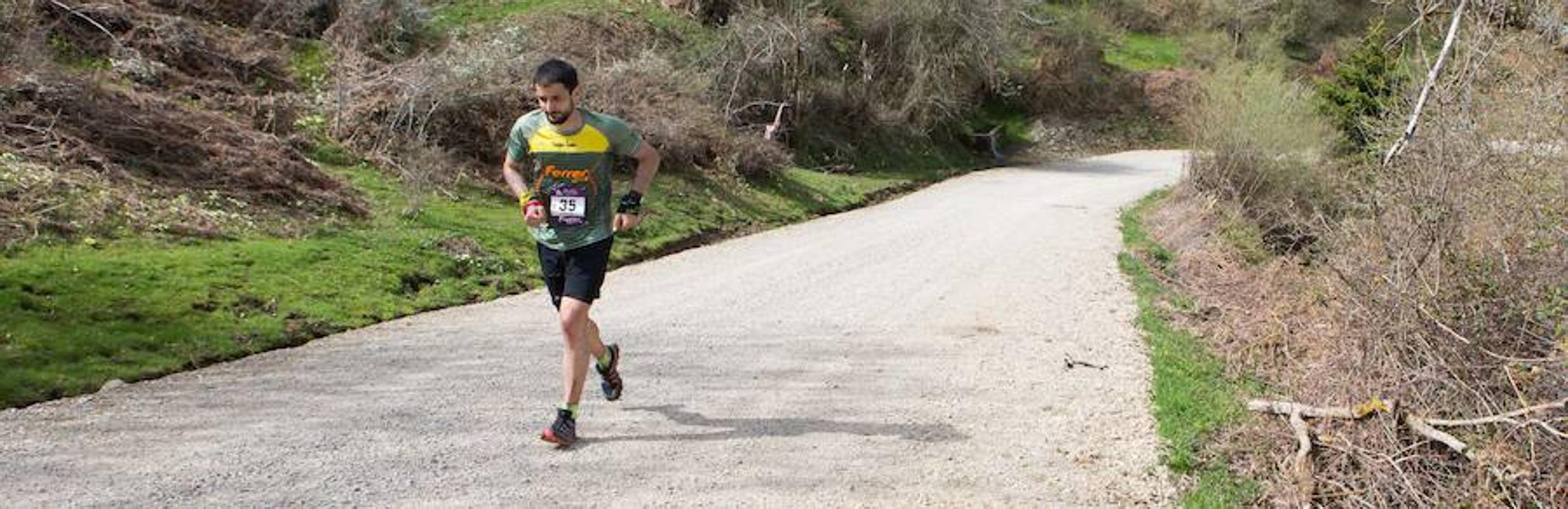 La tercera y última etapa del IV Ultratrail se ha celebrado hoy con salida y llegada en San Millán de la Cogolla, con 36 kilómetros. y 1.800 metros de desnivel, pasando por Pazuengos y Turza y acercándose a Urdanta. Este año no se ascenderá al San Lorenzo por seguridad, debido a la gran cantidad de nieve acumulada