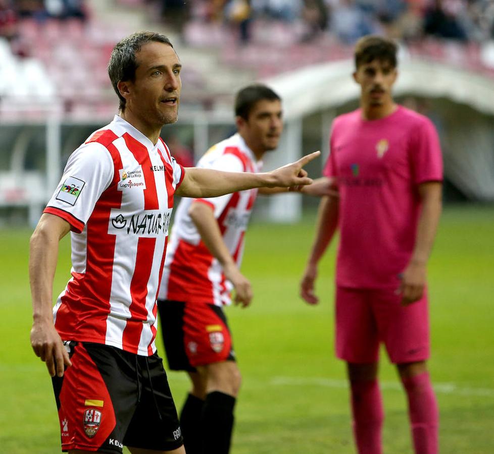 La UDL perdió ayer cualquier opción de colarse entre el cuarteto de elegidos para disputar el play off de ascenso a Segunda división tras perder en Las Gaunas (1-2) ante un potente Sporting en un partido en el que sobró la polémica.
