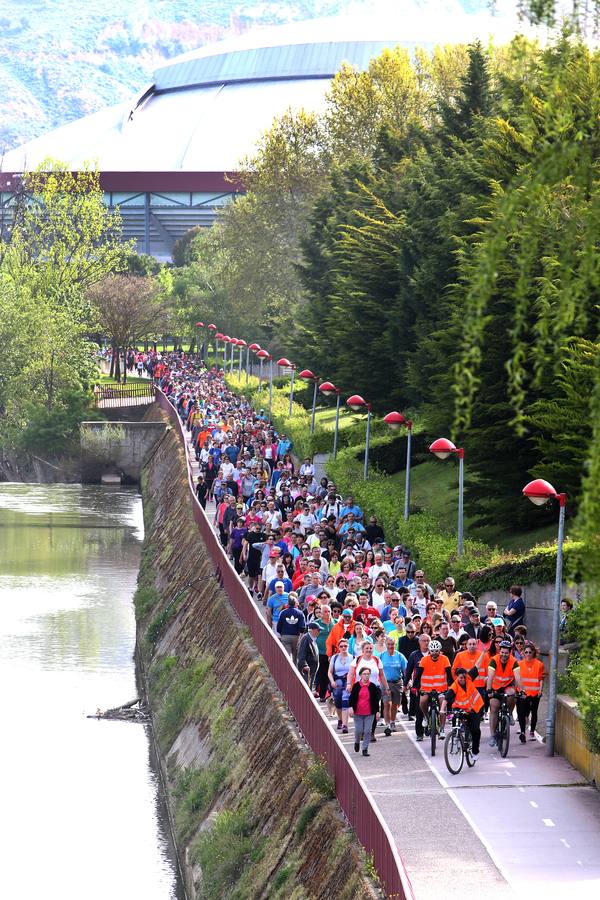 1.400 personas han participado en el tercer Paseo Saludable con destino el Monte Cantabria