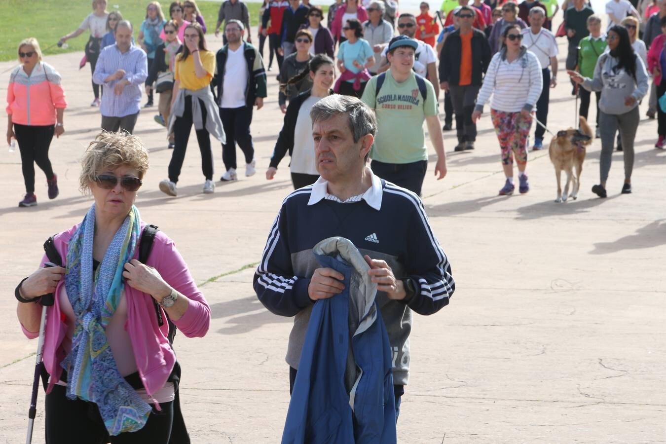 1.400 personas han participado en el tercer Paseo Saludable con destino el Monte Cantabria