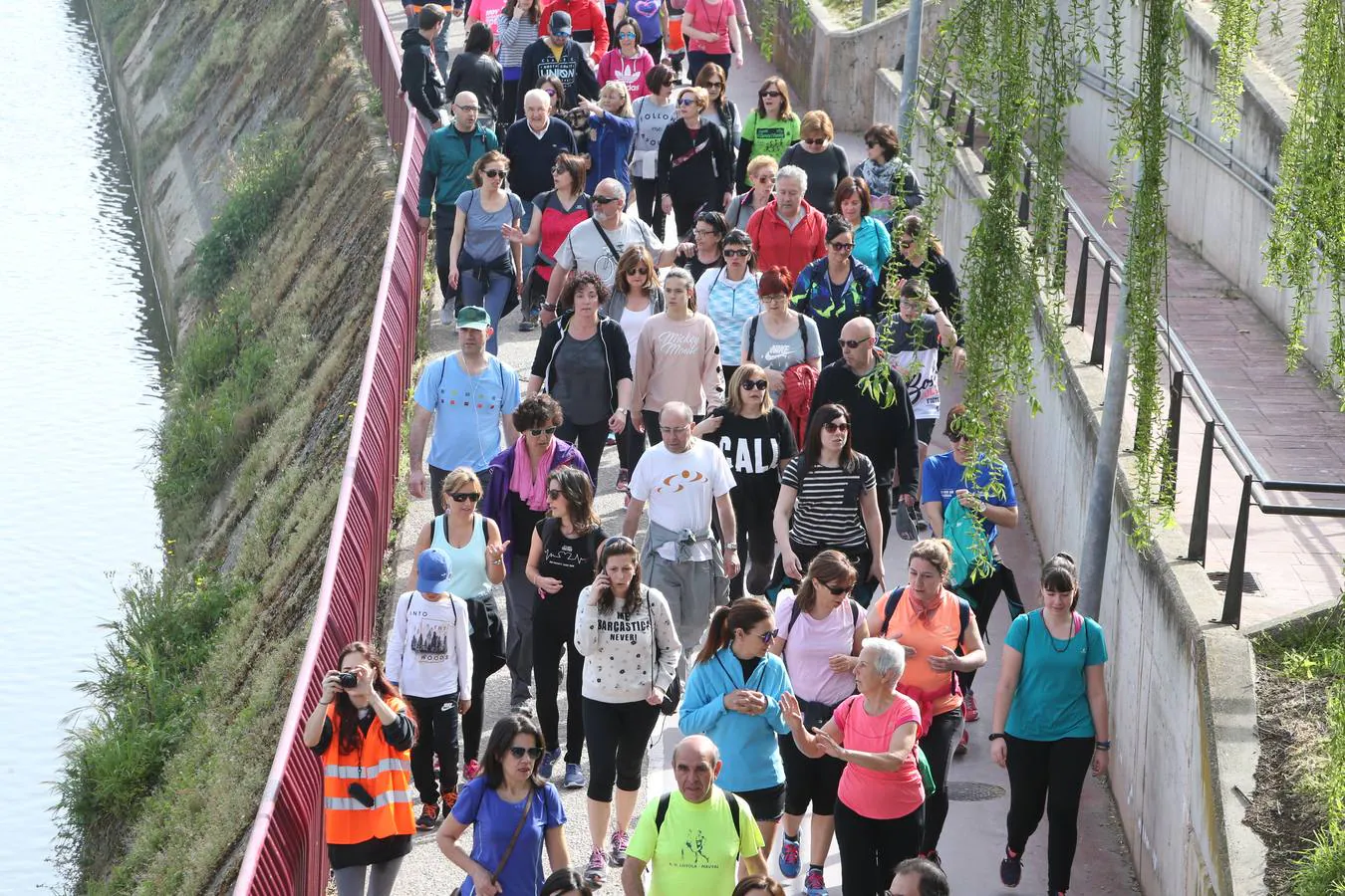 1.400 personas han participado en el tercer Paseo Saludable con destino el Monte Cantabria.