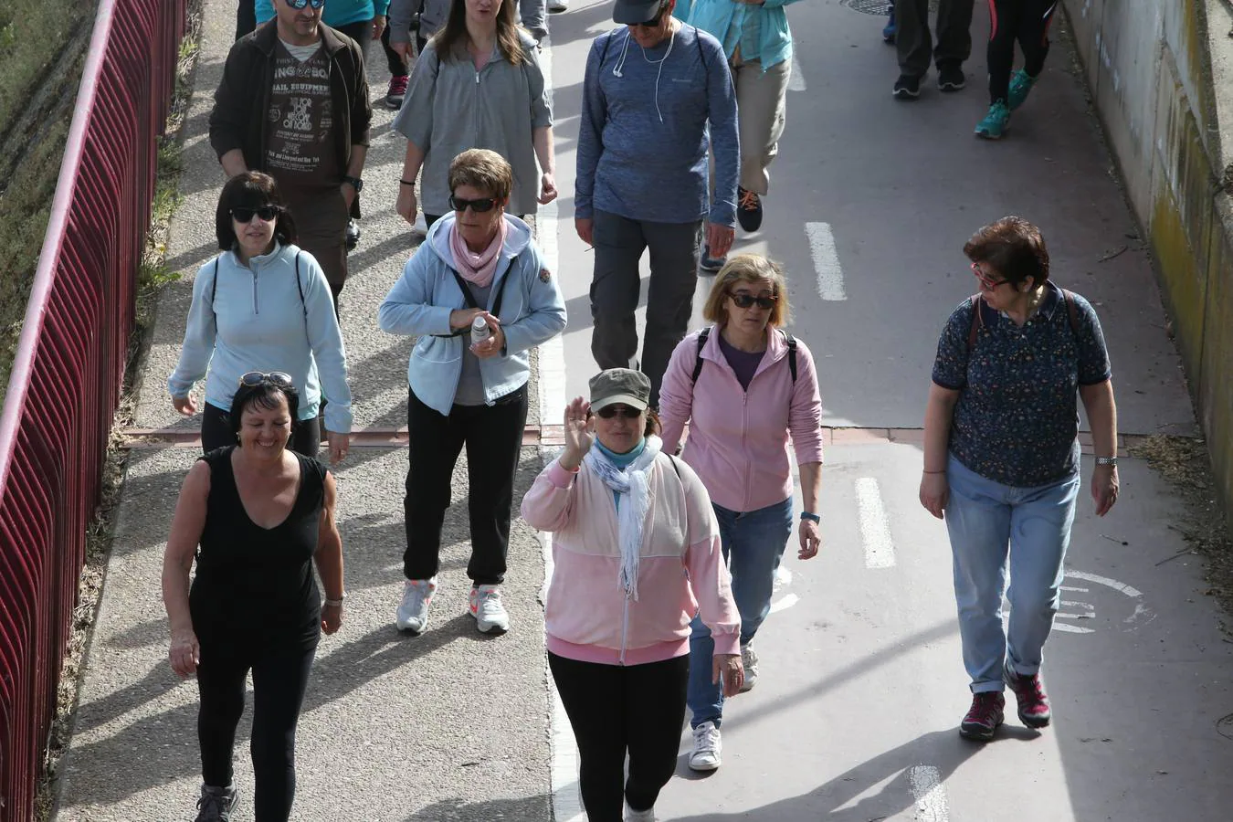 1.400 personas han participado en el tercer Paseo Saludable con destino el Monte Cantabria.