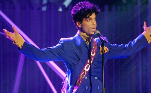 La familia de Prince demanda al hospital que le trató una semana antes de morir