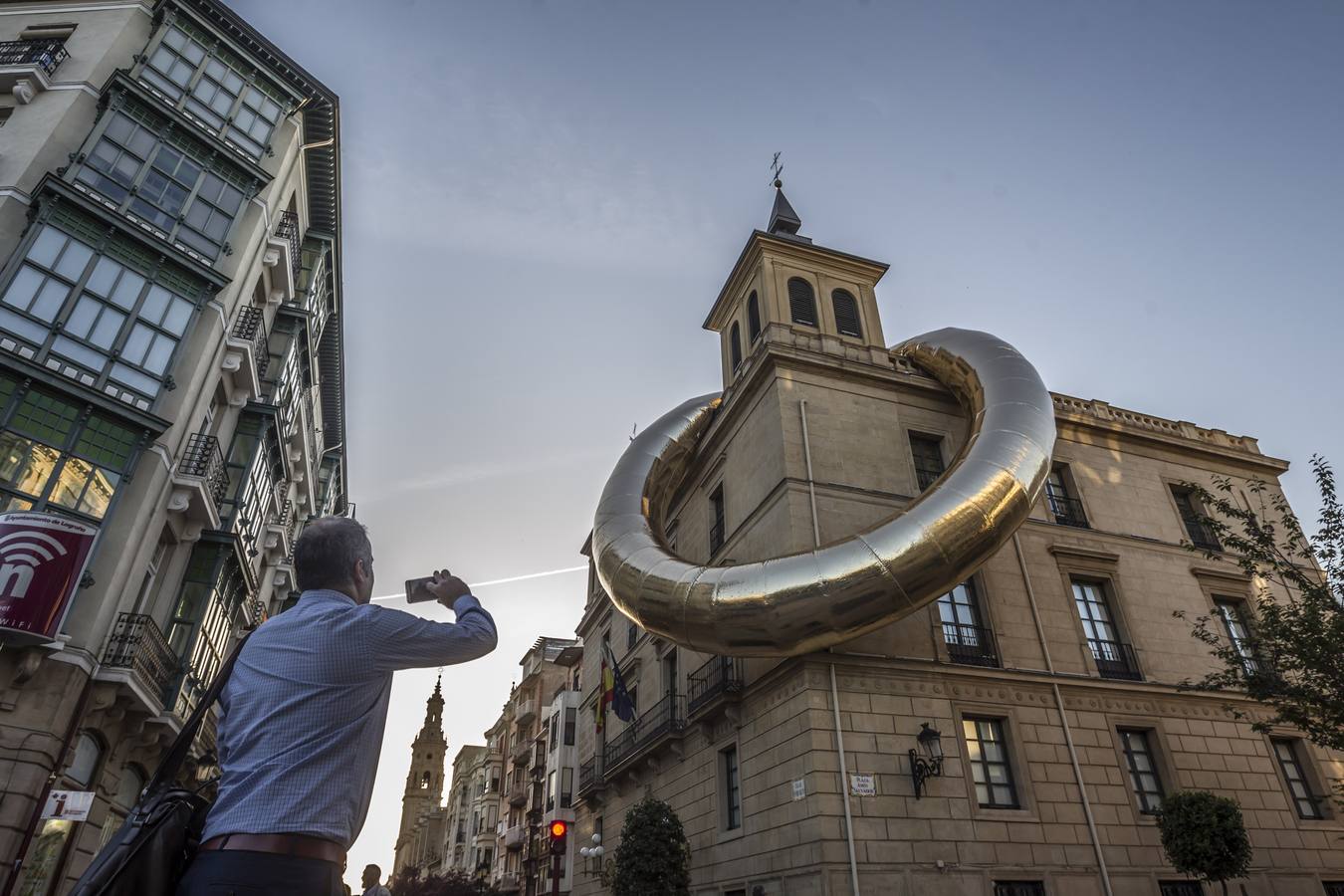 Catorce instalaciones efímeras están repartidas por el centro de Logroño.