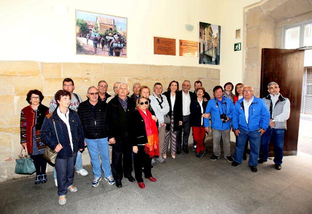 Asistentes a la celebración del 25 aniversario del Albergue de Peregrinos de Logroño. :: j. herreros
