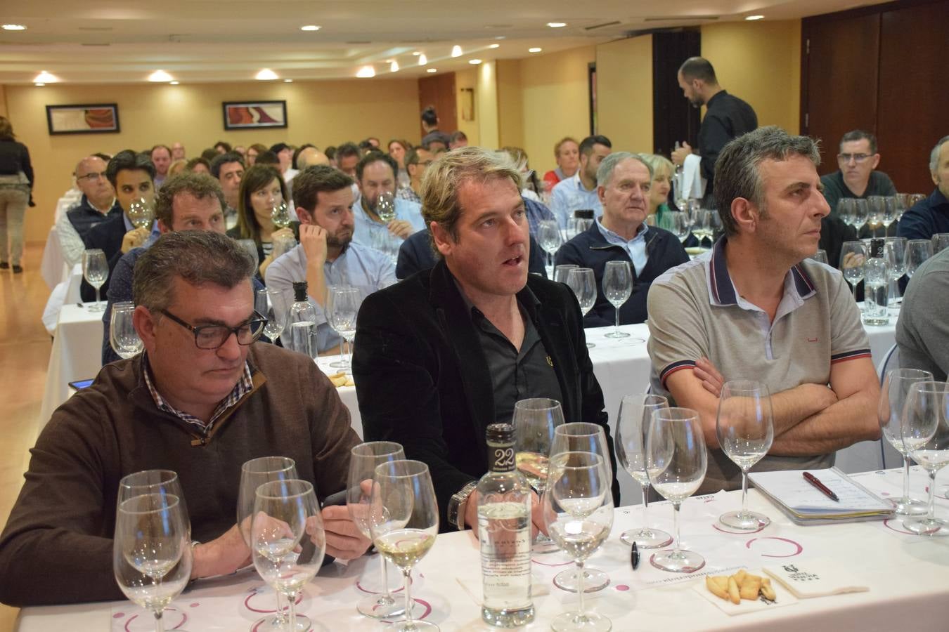 Félix Martínez, de Bodegas Martínez Corta, presentó sus vinos en el Club de Catas de lomejordelvinoderioja.com.