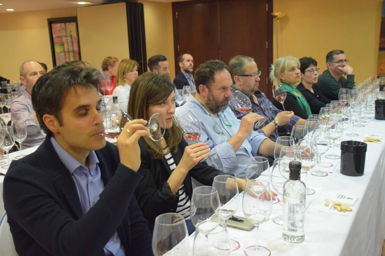 Félix Martínez, de Bodegas Martínez Corta, presentó sus vinos en el Club de Catas de lomejordelvinoderioja.com.