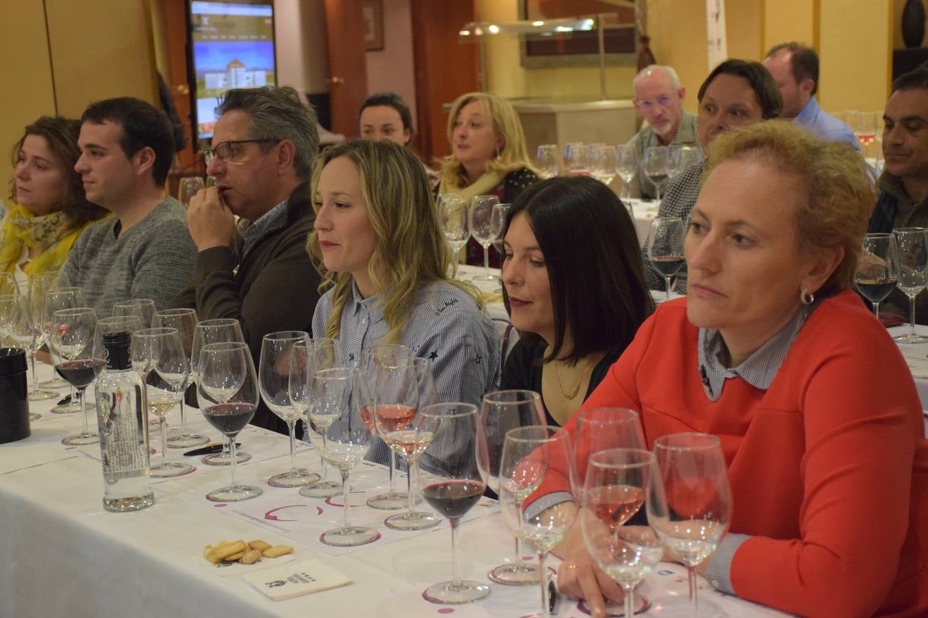 Félix Martínez, de Bodegas Martínez Corta, presentó sus vinos en el Club de Catas de lomejordelvinoderioja.com.