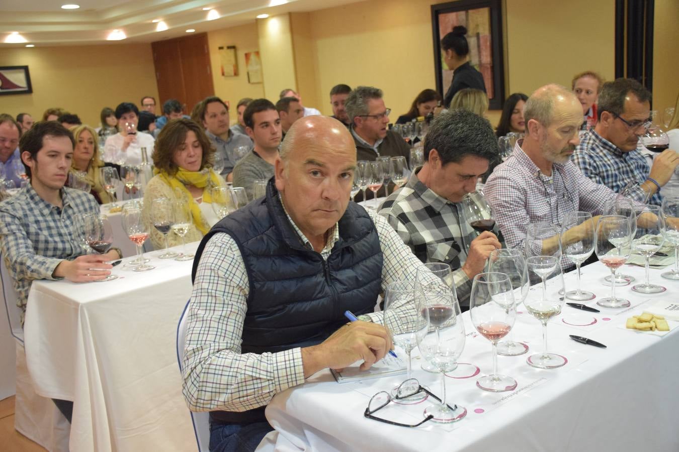 Félix Martínez, de Bodegas Martínez Corta, presentó sus vinos en el Club de Catas de lomejordelvinoderioja.com.