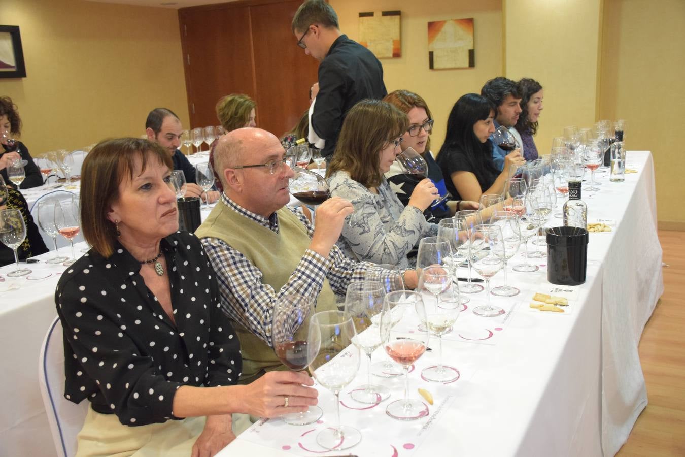 Félix Martínez, de Bodegas Martínez Corta, presentó sus vinos en el Club de Catas de lomejordelvinoderioja.com.