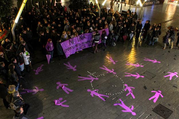 Concentración en Vitoria contra la violencia machista. :: Blanca Castillo