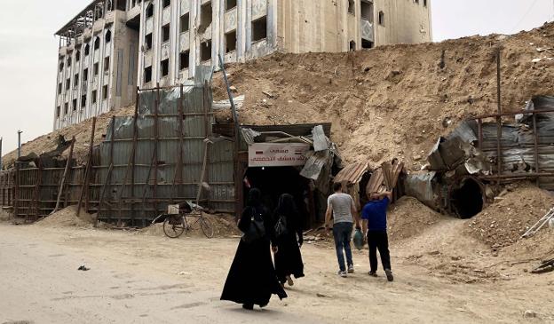 Imagen de destrucción en Duma, ciudad siria que las tropas de Damasco arrebataron al Ejército del Islam. :: m. ayestaran