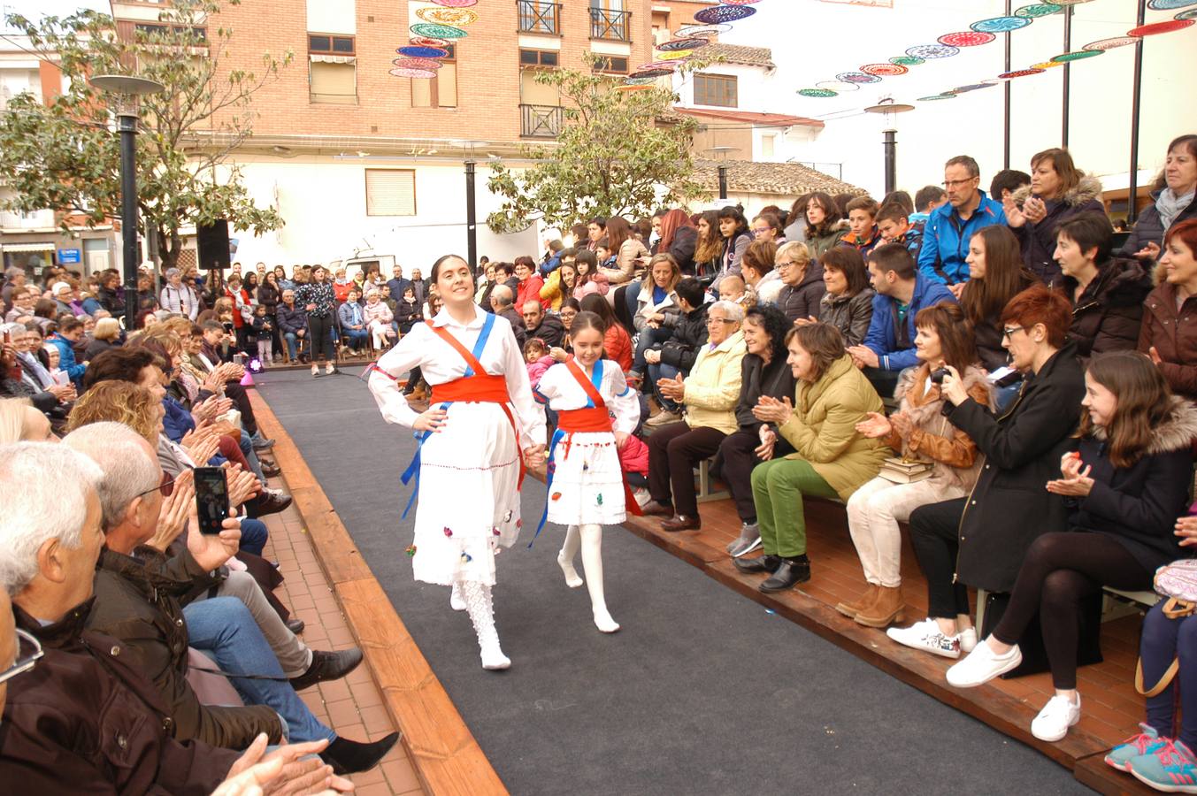 comienza la eria en Pradejón con exposiciones, arte, moda, pinchos...