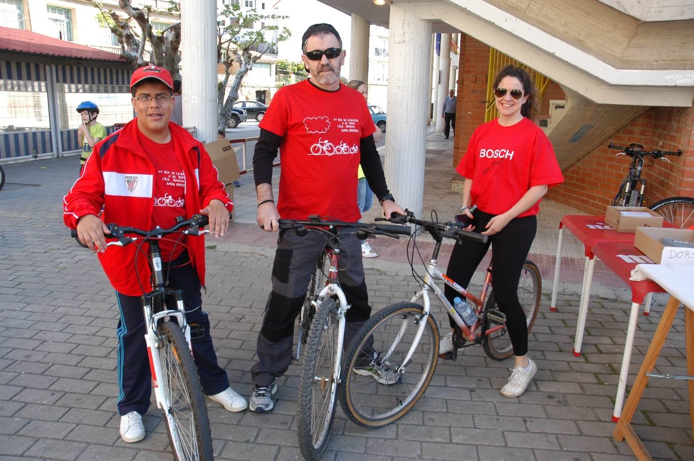 386 cicilistas participaron en el décimo quinto Día de la Bicicleta de Cervera, organizado por la AMPA de Primaria.