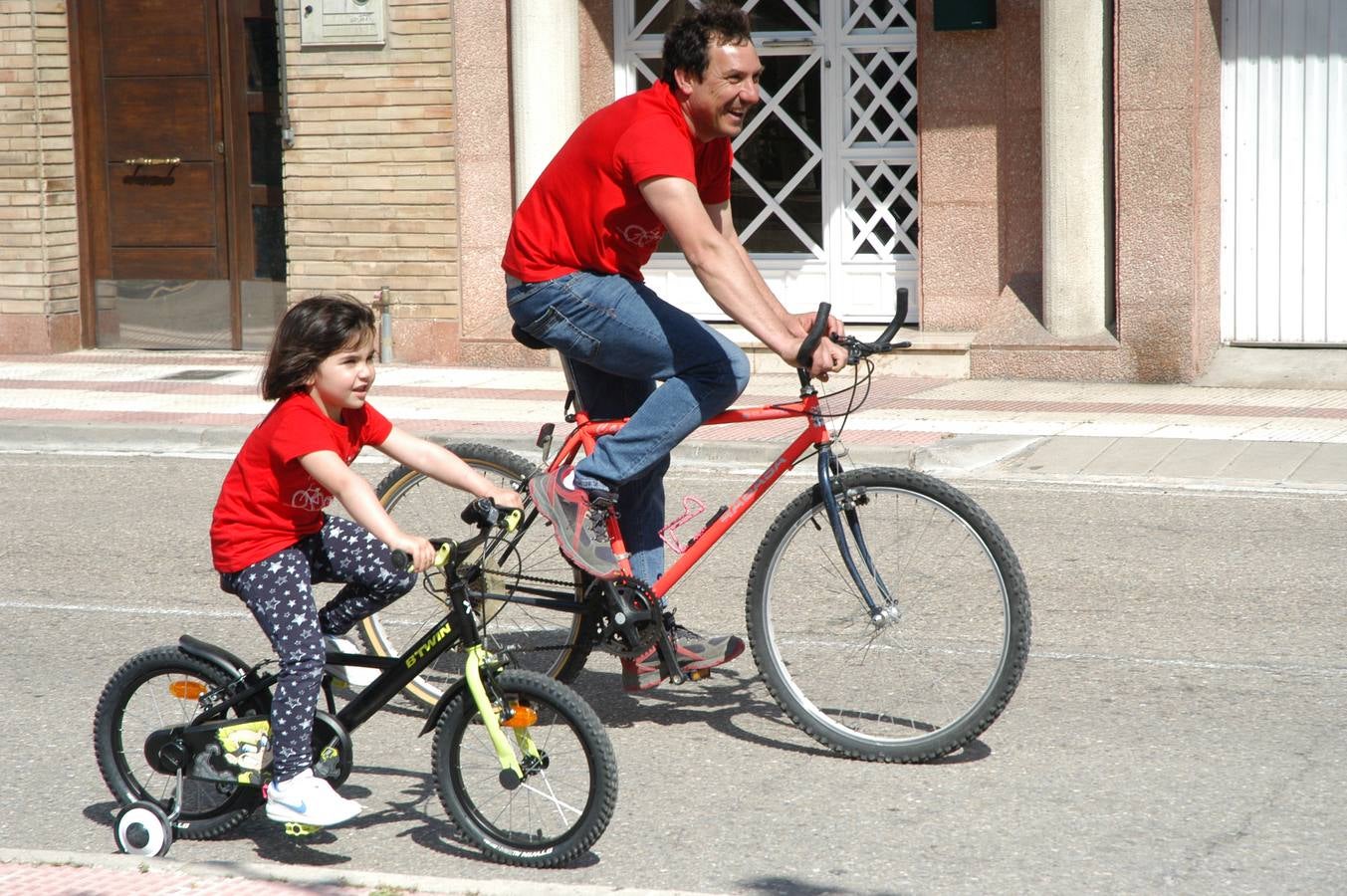 386 cicilistas participaron en el décimo quinto Día de la Bicicleta de Cervera, organizado por la AMPA de Primaria.