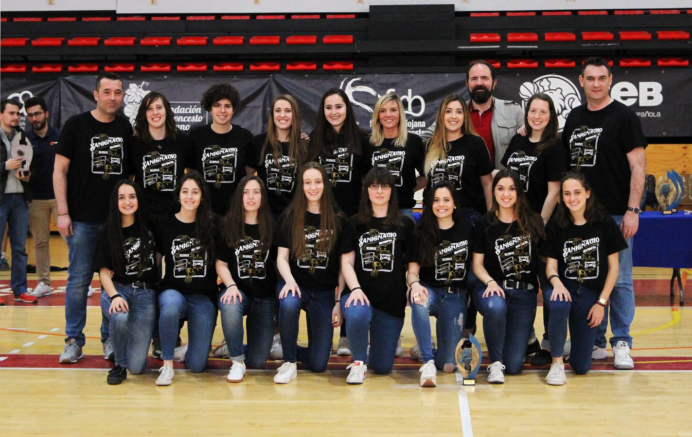 Lobete fue el lugar elegido para la celebración del Día del Baloncesto riojano