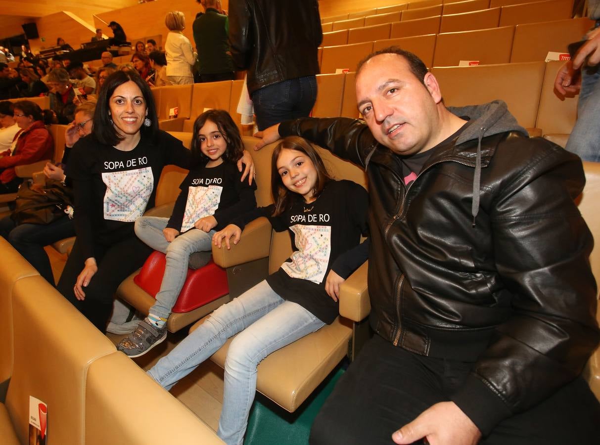 La cantante canaria presentó ayer su nuevo disco en Riojafórum.