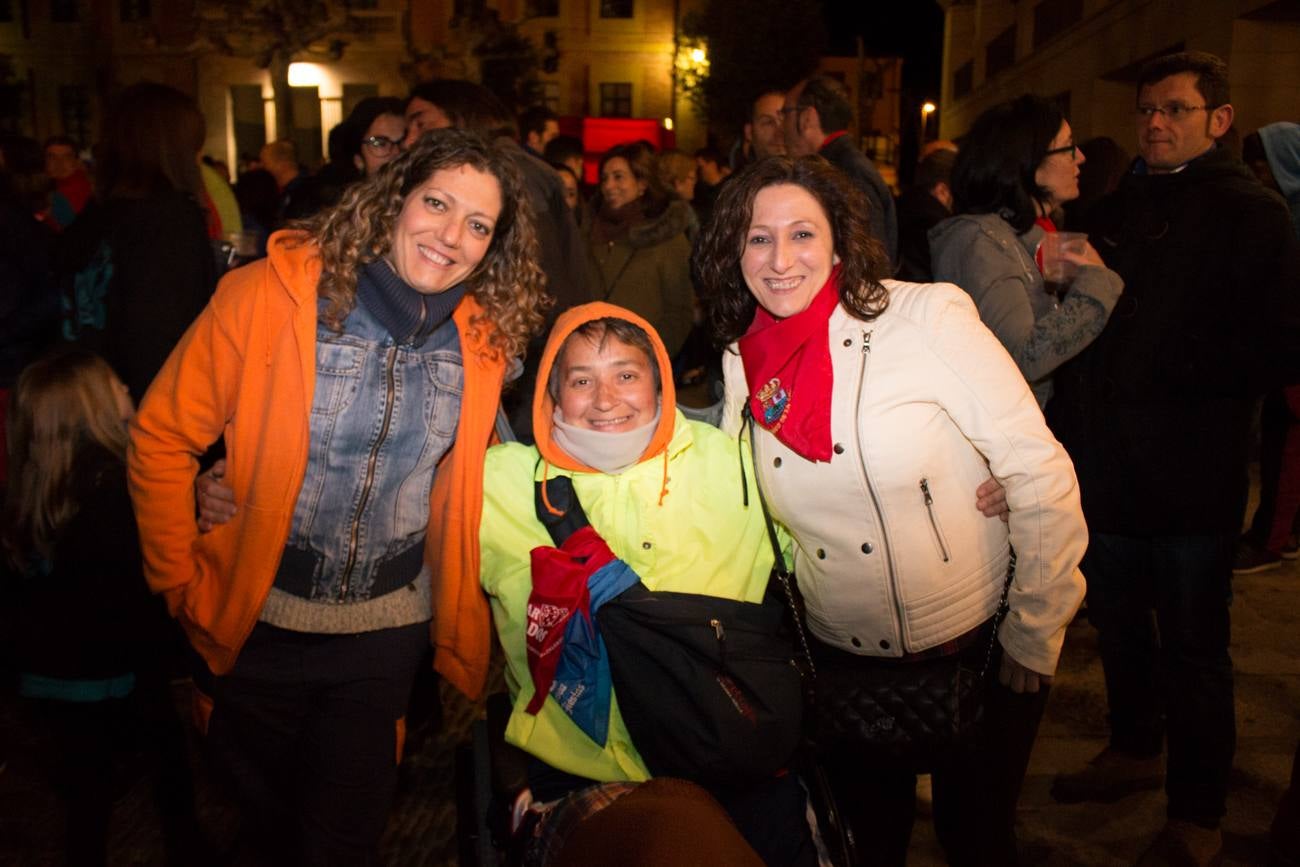 Efecto pasillo ofreció un concierto en la medianoche del sábado, en la plaza de España de Santo Domingo de la Calzada