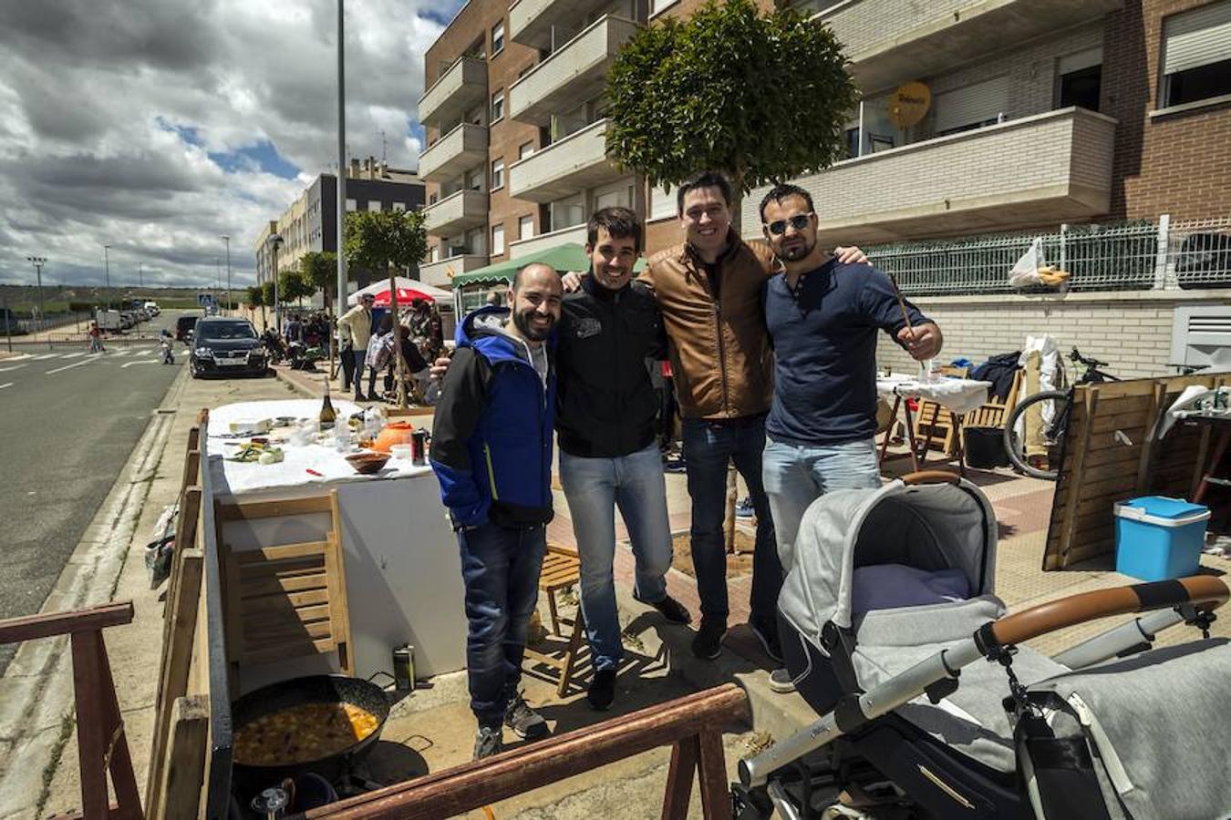 El barrio logroñés ha vivido dos jornadas de fiestas que han servido para estrenar el nuevo local de la asociación vecinal. El concurso de calderetas fue muy participativo.